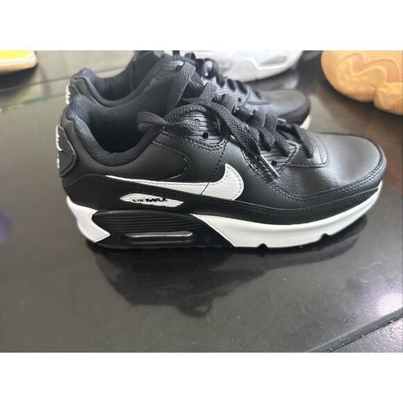 Size 4y Nike Air Max90 Black HF6358-002 NBS212 - Picture 2 of 5